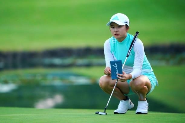 Haruka Morita of Japan lines up on the 18th green during the first round of Rakuten Super Ladies at Tokyu Grand Oak Golf Club on July 29, 2021 in...