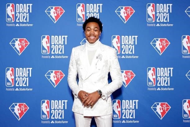 Scottie Barnes poses for photos on the red carpet during the 2021 NBA Draft at the Barclays Center on July 29, 2021 in New York City.