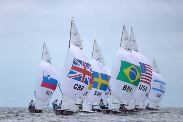 Hannah Mills and Eilidh McIntyre of Team Great Britain and the Women's 470 class race get underway on day seven of the Tokyo 2020 Olympic Games at...