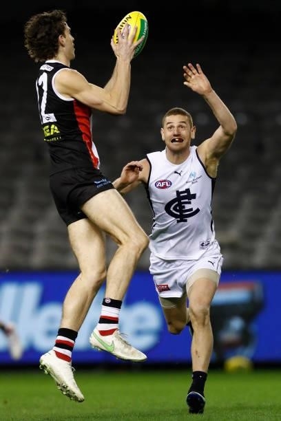 Max King of the Saints marks the ball during the round 20 AFL match between St Kilda Saints and Carlton Blues at Marvel Stadium on July 30, 2021 in...