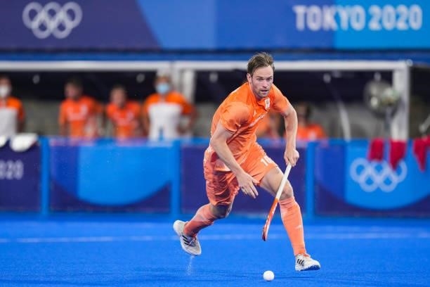 Mirco Pruijser of the Netherlands controlls the ball while competing on Men's Pool B during the Tokyo 2020 Olympic Games at the Oi Hockey Stadium on...