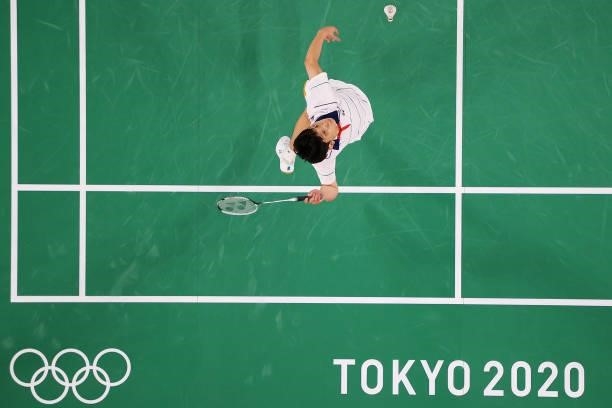 Heo Kwanghee of Team South Korea competes against Kevin Cordon of Team Guatemala during a Men's Singles Quarterfinal match on day eight of the Tokyo...
