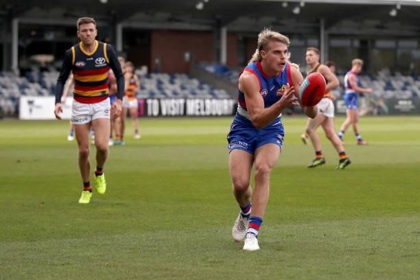 Bailey Smith of the Bulldogs marks the ball during the round 19 AFL match between Western Bulldogs and Adelaide Crows at Mars Stadium on July 31,...