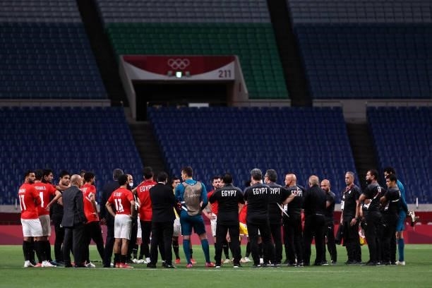 Players of Team Egypt form a huddle following defeat in the Men's Quarter Final between Brazil and Egypt on day eight of the Tokyo Olympic Games at...