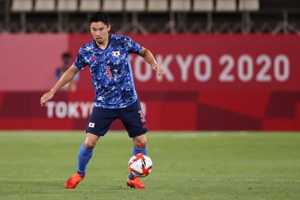 Yuta Nakayama of Team Japan runs with the ball during the Men's Quarter Final match between Japan and New Zealand on day eight of the Tokyo 2020...