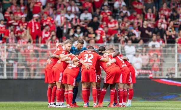 Players of Union Berlin stand in a circle prior to the pre-season friendly match between 1. FC Union Berlin and Athletic Bilbao at Stadion An der...