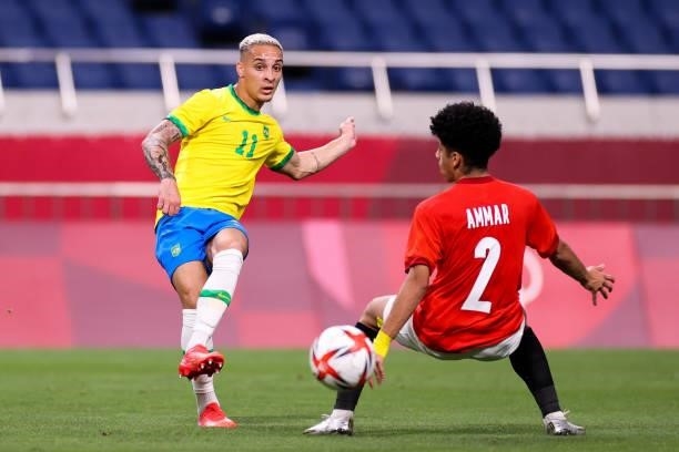 Antony of Brazil pass the ball in the Men's Quarterfinal match between Brazil and Egypt during the Tokyo 2020 Olympic Games at Saitama Stadium on...