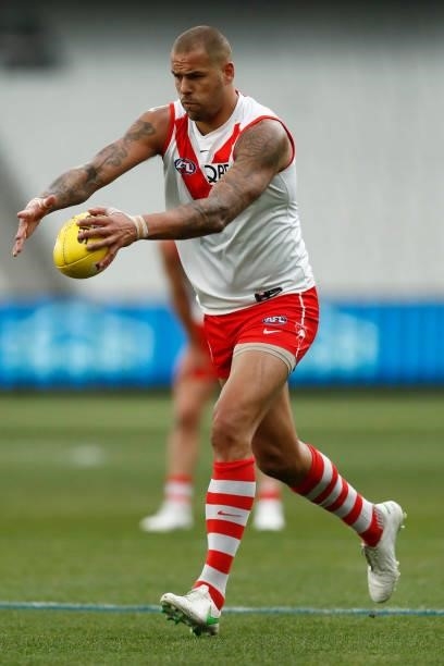 Lance Franklin of the Swans kicks a goal during the round 20 AFL match between Essendon Bombers and Sydney Swans at Melbourne Cricket Ground on...