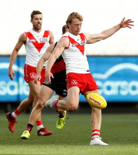 Callum Mills of the Swans kicks the ball during the round 20 AFL match between Essendon Bombers and Sydney Swans at Melbourne Cricket Ground on...