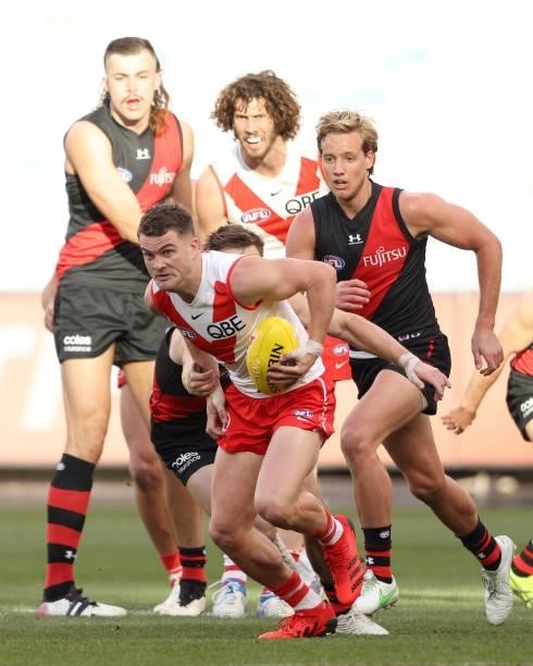 Tom Papley of the Swans in action during the round 20 AFL match between Essendon Bombers and Sydney Swans at Melbourne Cricket Ground on August 01,...