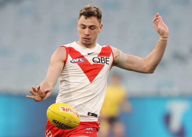 Will Hayward of the Swans in action during the round 20 AFL match between Essendon Bombers and Sydney Swans at Melbourne Cricket Ground on August 01,...