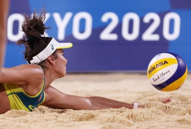 Mariafe Artacho del Solar of Team Australia competes against Team China during the Women's Round of 16 beach volleyball on day nine of the Tokyo 2020...