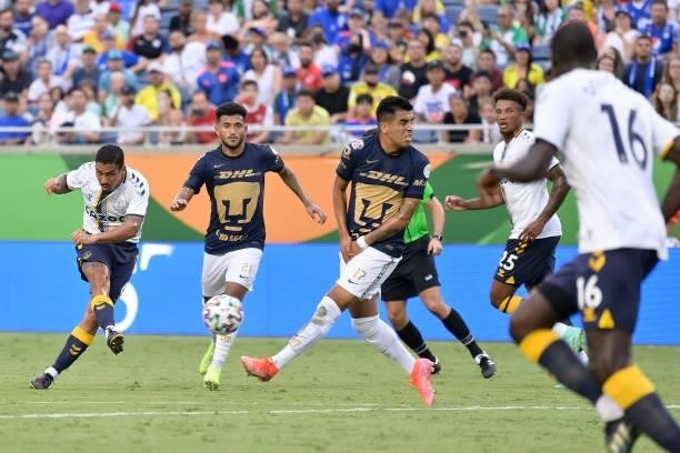 Allan of Everton with a chance on goal during the Everton FC v UNAM Pumas pre-season friendly match on July 28, 2021 in Orlando, Florida, United...