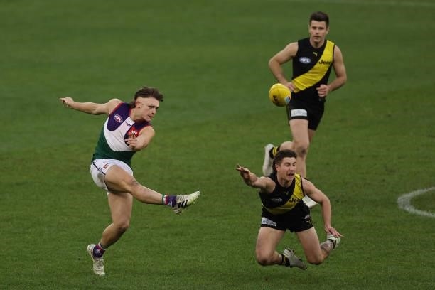 Caleb Serong of the Dockers in action during the round 20 AFL match between Fremantle Dockers and Richmond Tigers at Optus Stadium on August 01, 2021...