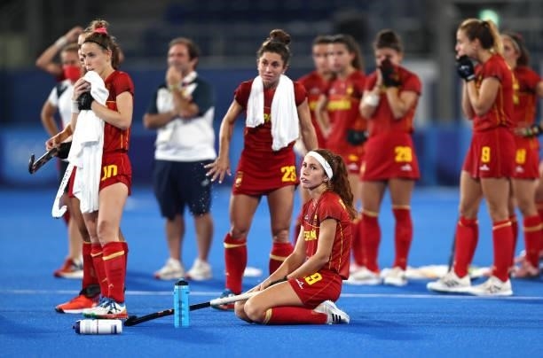 Team Spain react following a loss in the Women's Quarterfinal match between Spain and Great Britain on day ten of the Tokyo 2020 Olympic Games at Oi...