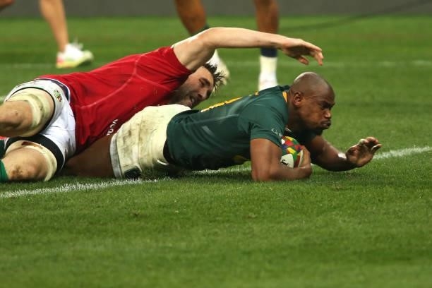 Makazole Mapimpi of South Africa dives over to score a try during the second test between South Africa and the British & Irish Lions at FNB Stadium...