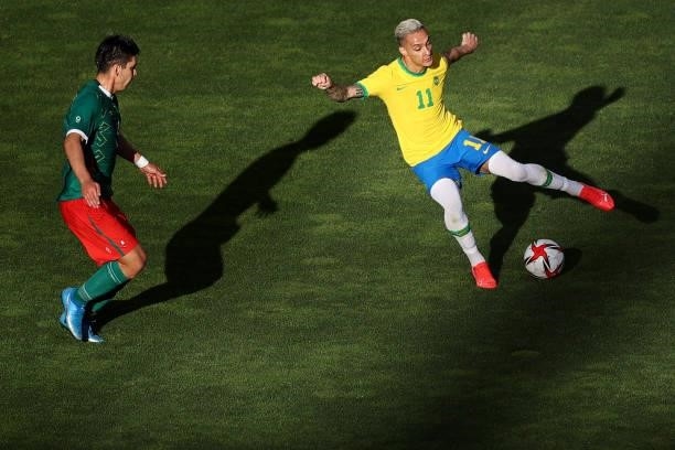 Antony of Team Brazil turns with the ball during the Men's Football Semi-final match between Mexico and Brazil on day eleven of the Tokyo 2020...