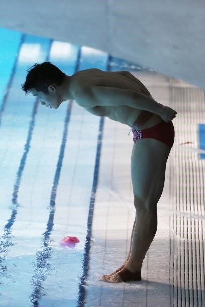 Wang Zongyuan of Team China bows after the Men's 3m Springboard Final on day eleven of the Tokyo 2020 Olympic Games at Tokyo Aquatics Centre on...