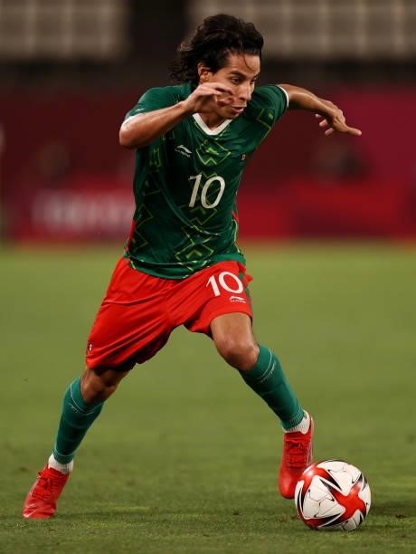 Diego Lainez of Team Mexico runs with the ball during the Men's Football Semi-final match between Mexico and Brazil on day eleven of the Tokyo 2020...