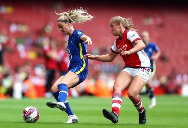 Kelci Bowers of Chelsea and Freya Jupp of Arsenal battle for the ball during the Pre Season Friendly between Arsenal and Chelsea at Emirates Stadium...