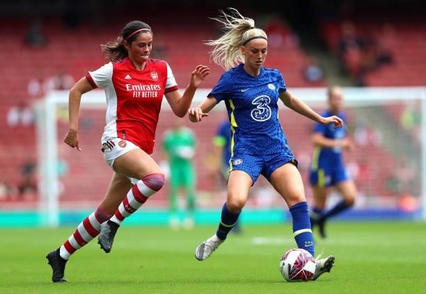 Kelci Bowers of Chelsea and Alex Hennessy of Arsenal in action during the Pre Season Friendly between Arsenal and Chelsea at Emirates Stadium on...
