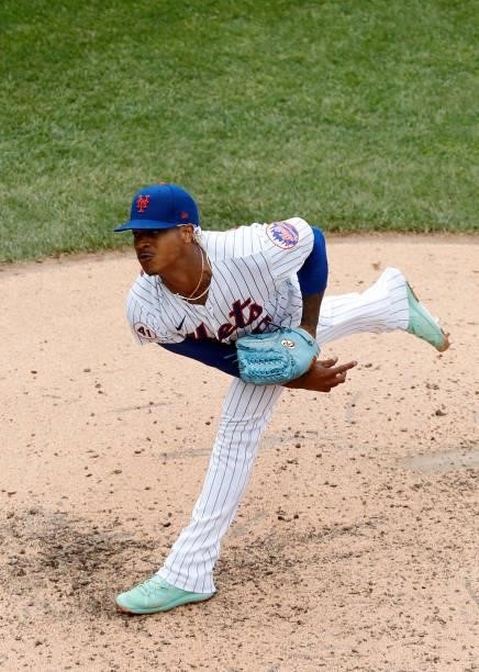 Marcus Stroman of the New York Mets in action against the Cincinnati Reds at Citi Field on August 01, 2021 in New York City. The Reds defeated the...