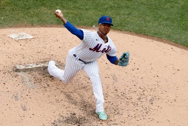 Marcus Stroman of the New York Mets in action against the Cincinnati Reds at Citi Field on August 01, 2021 in New York City. The Reds defeated the...