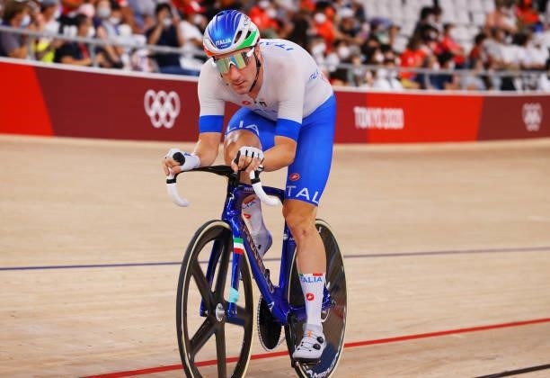 Elia Viviani of Team Italy competes during the Men's Omnium points race, 4 round of 4 of the track cycling on day thirteen of the Tokyo 2020 Olympic...