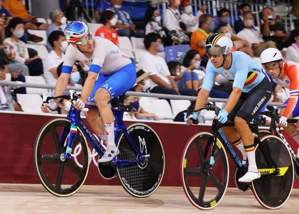 Elia Viviani of Team Italy sprints ahead of Kenny de Ketele of Team Belgium during the Men's Omnium points race, 4 round of 4 of the track cycling on...