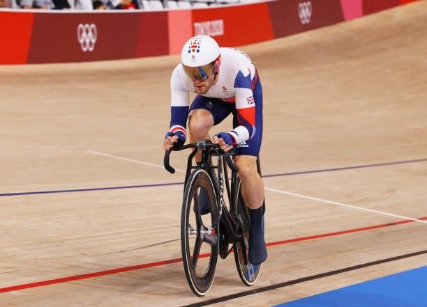 Matthew Walls of Team Great Britain competes during the Men's Omnium points race, 4 round of 4 of the track cycling on day thirteen of the Tokyo 2020...