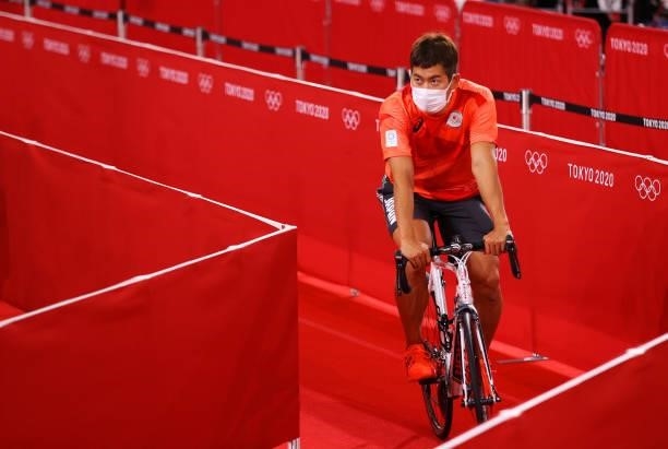 Coach of Team Japan is seen during the Men's Omnium tempo race, 2 round of 4 of the track cycling on day thirteen of the Tokyo 2020 Olympic Games at...