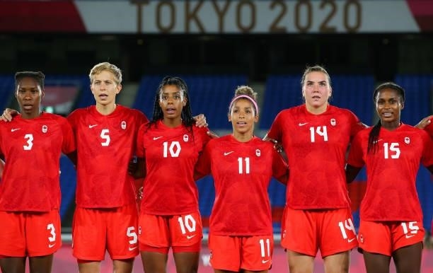 Kadeisha Buchanan, Quinn, Ashley Lawrence, Desiree Scott, Vanessa Gilles and Nichelle Prince of Team Canada line up prior to the Women's Gold Medal...