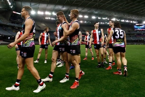 St Kilda players celebrate their win after the round 21 AFL match between St Kilda Saints and Sydney Swans at Marvel Stadium on August 07, 2021 in...