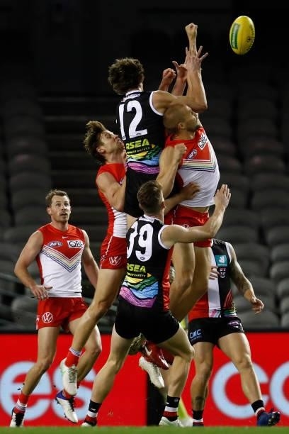 Sam Reid of the Swans spoils Max King of the Saints during the round 21 AFL match between St Kilda Saints and Sydney Swans at Marvel Stadium on...