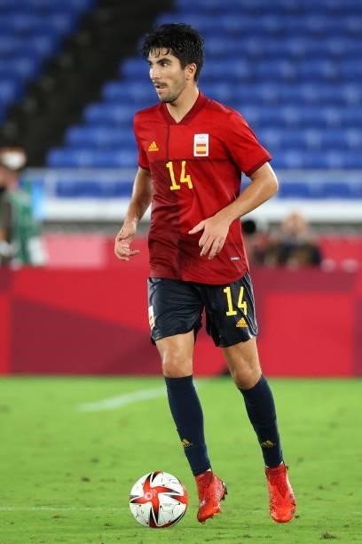 Carlos Soler of Team Spain controls the ball in the second period of extra time during the men's gold medal match between Team Brazil and Team Spain...