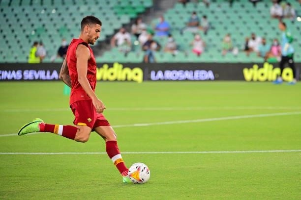 Lorenzo Pellegrini of AS Roma warms up before the Unbeatables Cup at Estadio Benito Villamarin on August 07, 2021 in Seville, Spain.