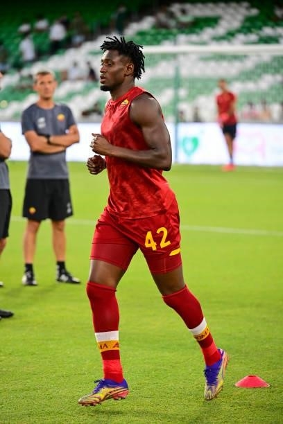 Amadou Diawara of AS Roma warms up before the Unbeatables Cup at Estadio Benito Villamarin on August 07, 2021 in Seville, Spain.