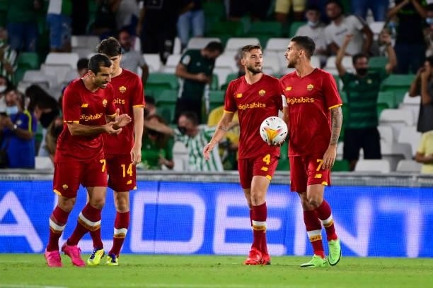 Roma players disappointed during the Unbeatables Cup at Estadio Benito Villamarin on August 07, 2021 in Seville, Spain.