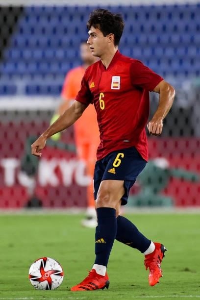 Martin Zubimendi of Spain controls the ball during the Men's Gold Medal Match between Brazil and Spain on day fifteen of the Tokyo 2020 Olympic Games...