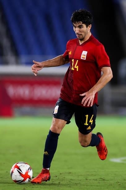 Carlos Soler of Spain controls the ball during the Men's Gold Medal Match between Brazil and Spain on day fifteen of the Tokyo 2020 Olympic Games at...