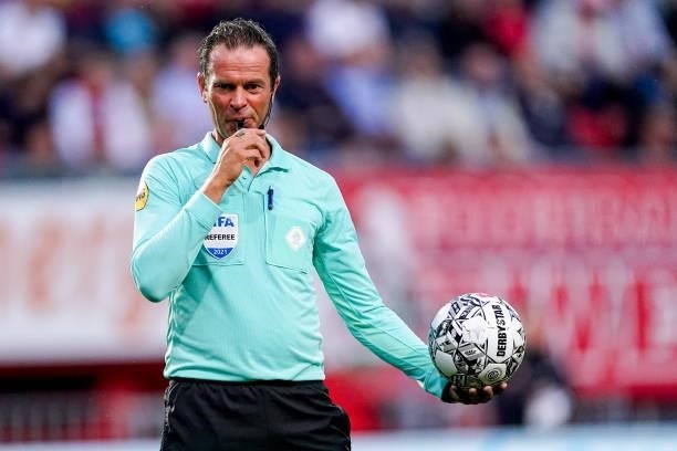 Referee Bas Nijhuis during the Preseason Friendly Match match between FC Twente and SS Lazio at De Grolsch Veste on August 7, 2021 in Enschede,...