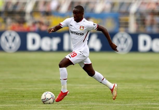 Moussa Diaby of Bayer Leverkusen controls the ball during the DFB Cup first round match between 1. FC Lok Leipzig and Bayer Leverkusen at Bruno...