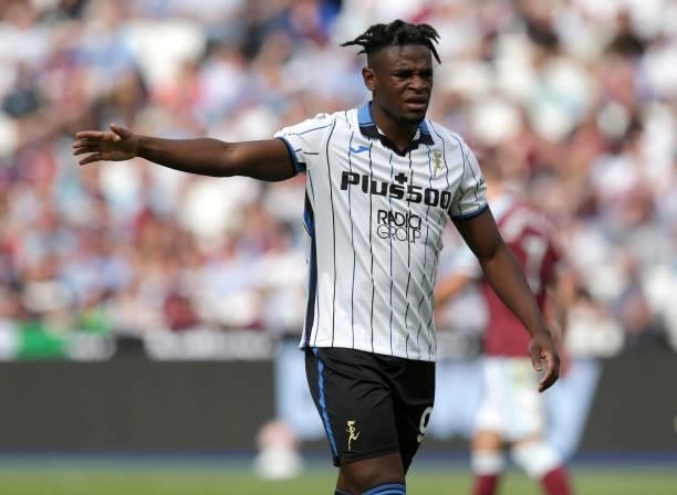 Duván Zapata of Atalanta in action during the pre-season friendly match between West Ham United and Atalanta at London Stadium on August 7, 2021 in...