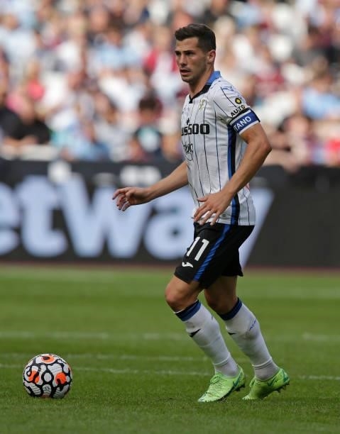 Remo Freuler of Atalanta in action during the pre-season friendly match between West Ham United and Atalanta at London Stadium on August 7, 2021 in...