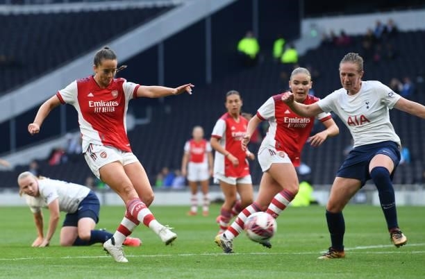 Anna Patten scores Arsenal's 3rd goal during the MIND series match between Tottenham Hotspur and Arsenal at Tottenham Stadium on August 08, 2021 in...