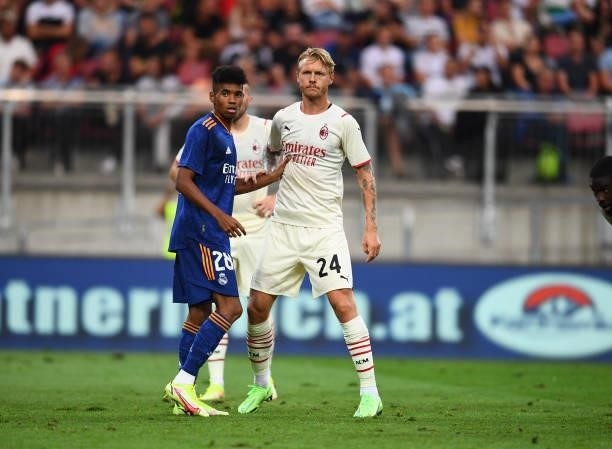 Simon Kjaer of AC Milan in action during the pre-season friendly match between Real Madrid and AC Milan at Worthersee Stadion on August 08, 2021 in...