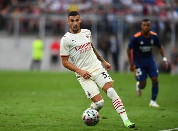 Rade Krunic of AC Milan in action during the pre-season friendly match between Real Madrid and AC Milan at Worthersee Stadion on August 08, 2021 in...