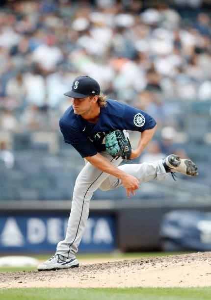 Drew Steckenrider of the Seattle Mariners in action against the New York Yankees at Yankee Stadium on August 08, 2021 in New York City. The Mariners...