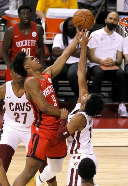 Josh Christopher of the Houston Rockets shoots against Jaylen Hands of the Cleveland Cavaliers during the 2021 NBA Summer League at the Thomas & Mack...