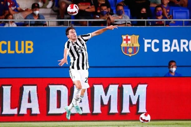 Federico Chiesa of Juventus FC controls the ball during the Joan Gamper Trophy match between FC Barcelona and Juventus at Estadi Johan Cruyff on...